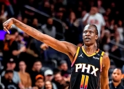 包含太阳队外线射手稳定命中，引领球队取胜的词条