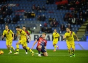 包含奥格斯堡客场取胜，稳固中游位置的词条